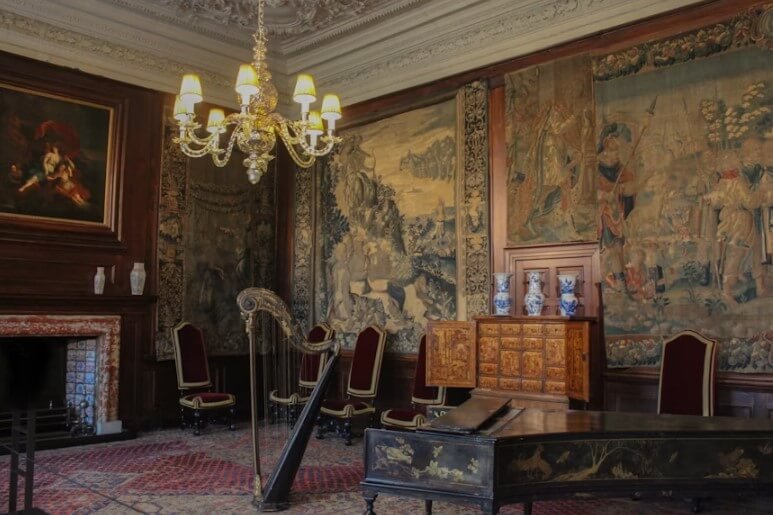 Antiques buyers & estate liquidators Lake Worth Beach Florida. Updated 2025